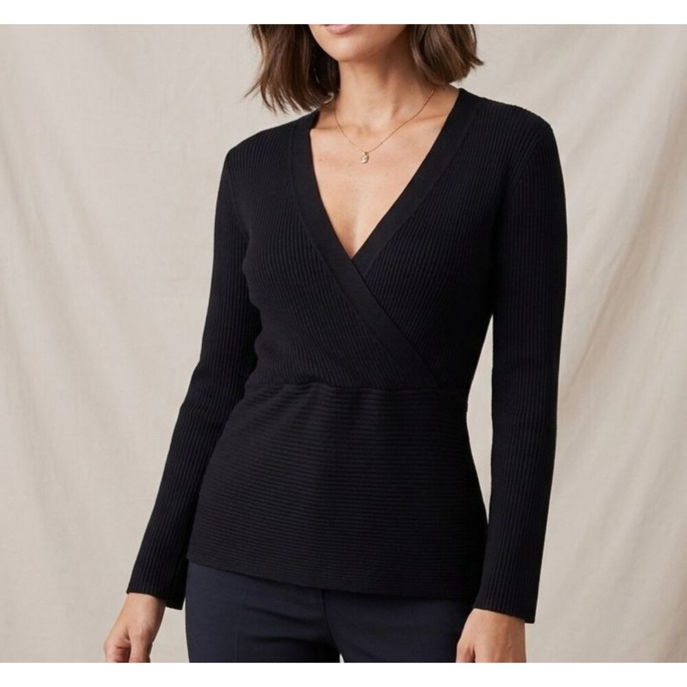 White House Black Market Knit Sweater L